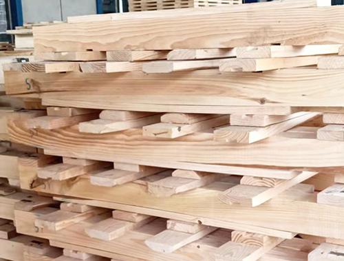 木托盤生產(chǎn)展示現(xiàn)場